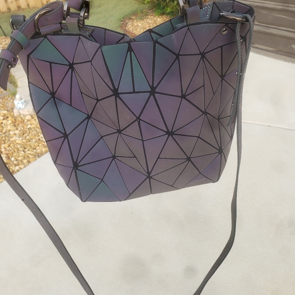 Geometric Luminous Purse/ Handbags for Women "Holographic Reflective Crossbod" - Picture 14 of 14